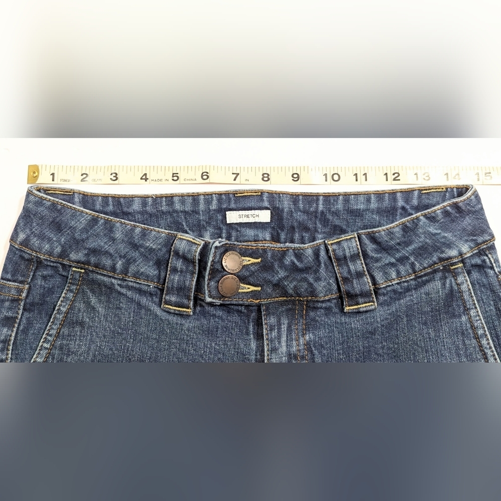 Liz Claiborne Women's Denim Stretch Capris, Size 4 Cropped Blue Jeans Mid-Rise - Picture 7 of 9